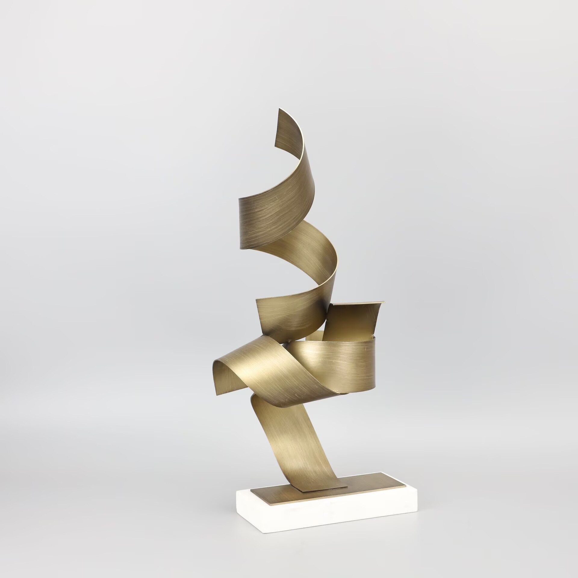 Escultura Nórdica de Figura Co - Lighting Decor Inc reseña y precio